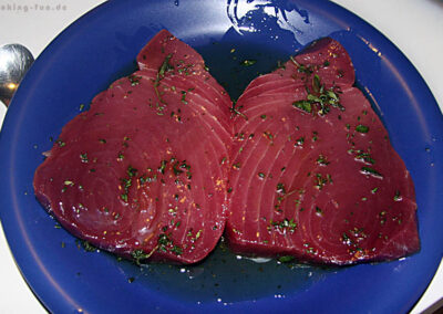 Thunfischsteaks in Marinade