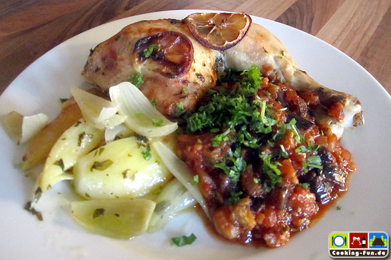 Auberginenwürfel im Tomatensud