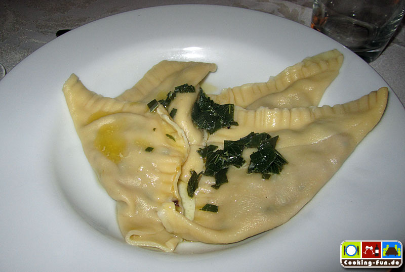 Kürbis-Pilz-Ravioli mit Salbeibutter