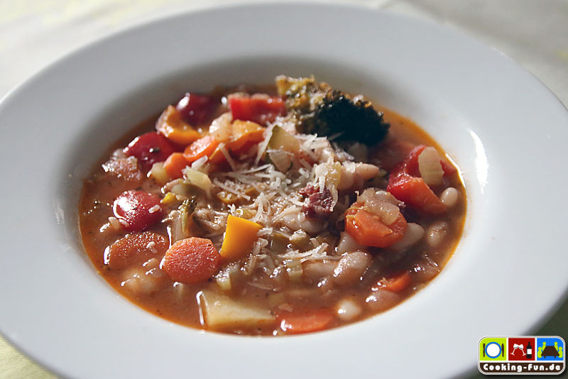 Minestrone (mit Speck)