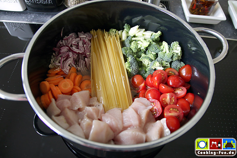 One Pot Pasta mit Huhn